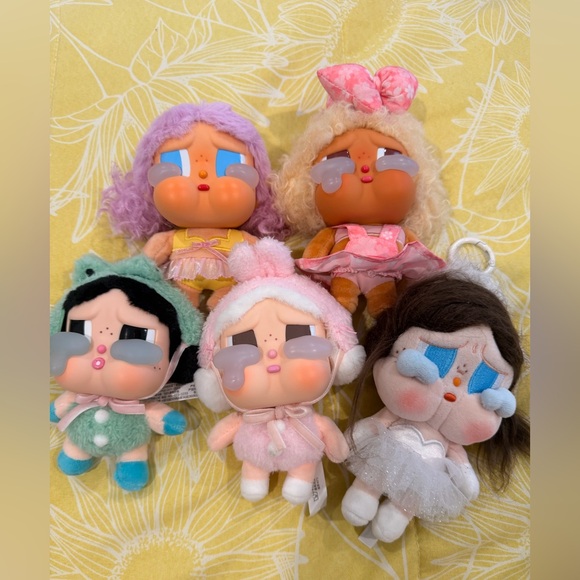 POP MART Handbags - POPMART CRYBABYS
Plush pendant